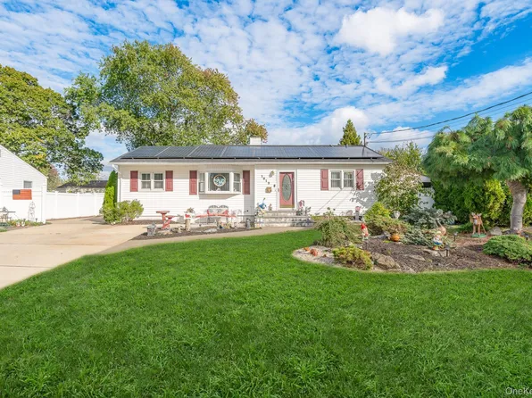 1019 Carll Drive, Bay Shore, NY 11706