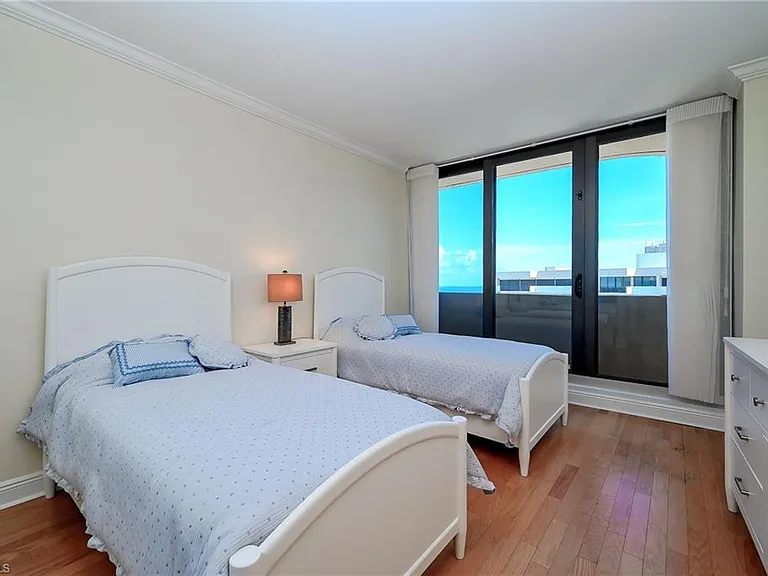 4001 Gulf Shore Blvd N #Penthouse 8 — Photo 24