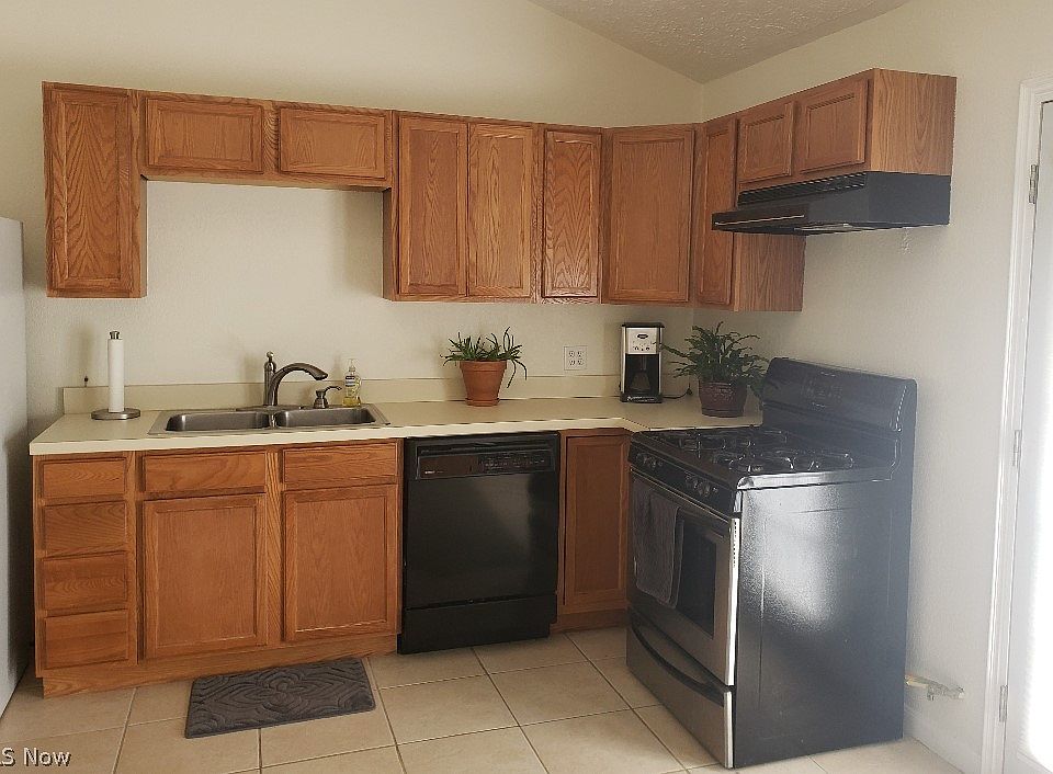 2nd image of 2714 Bainbridge Ave