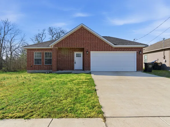 3304 Langford St, Greenville, TX 75401