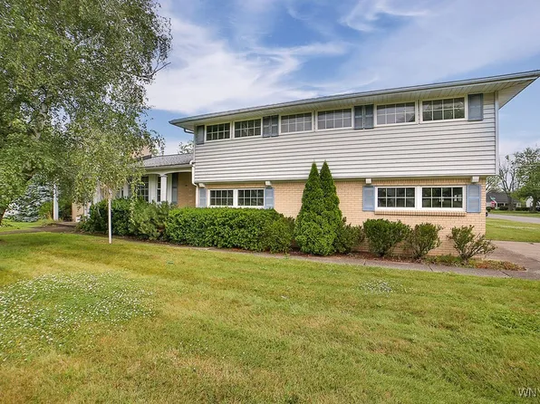 1567 Red Jacket Rd, Grand Island, NY 14072