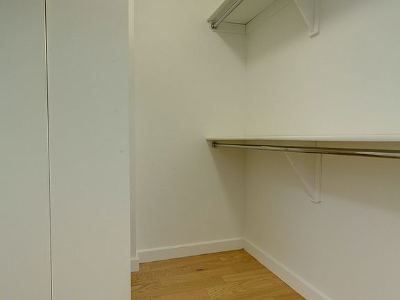 5th image of 37 Wall St APT 2D