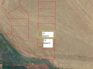 4 St Andrews Ct, Treynor, IA 51575