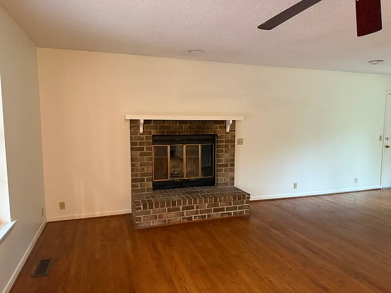 2504 Hermitage Rd — Photo 3