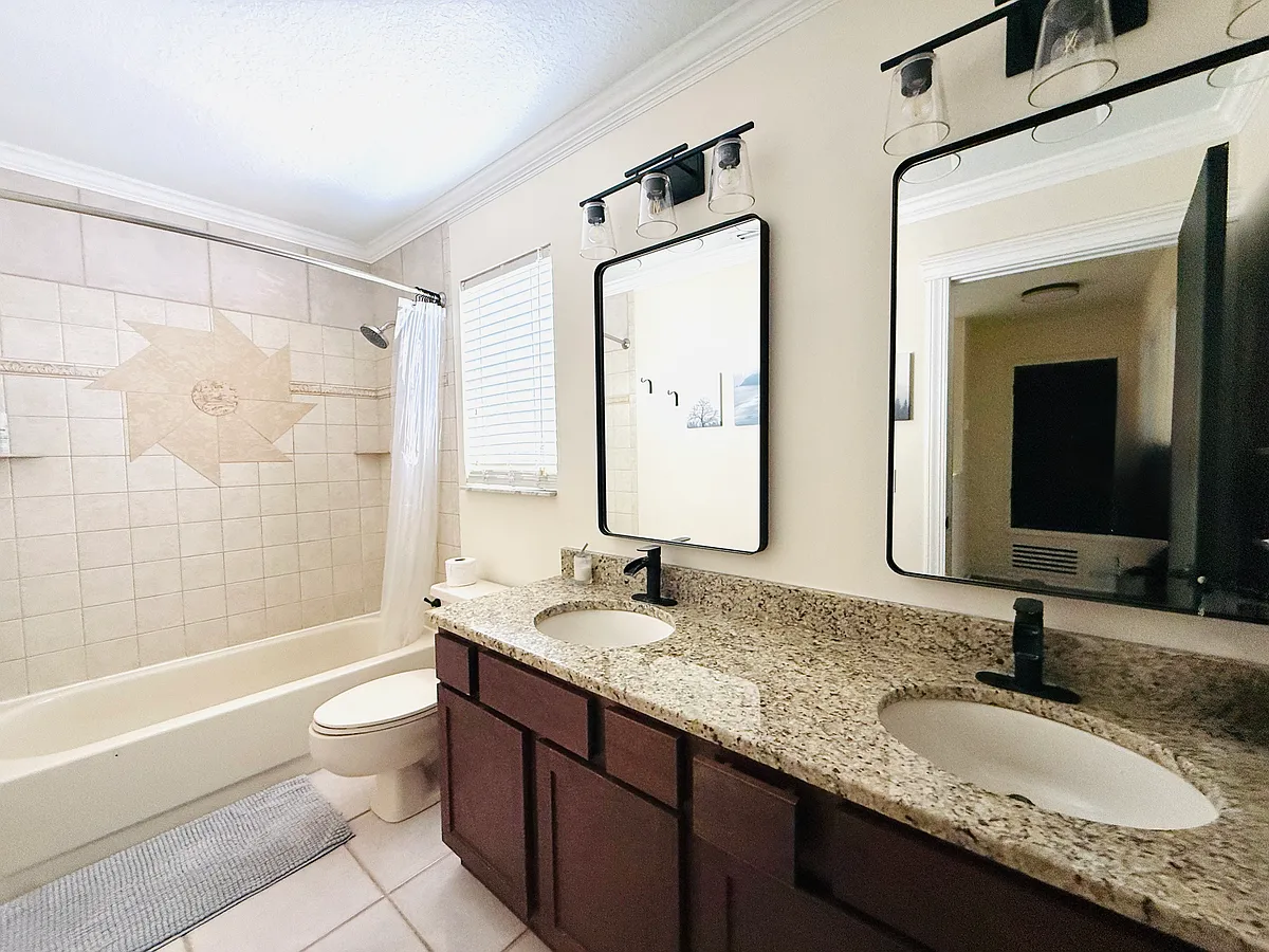 Building Photo - 1047 Brielle Ave