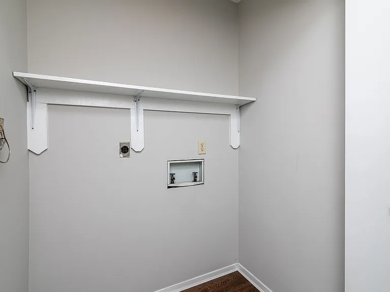 1104 Bryn Mawr Ave — Photo 15