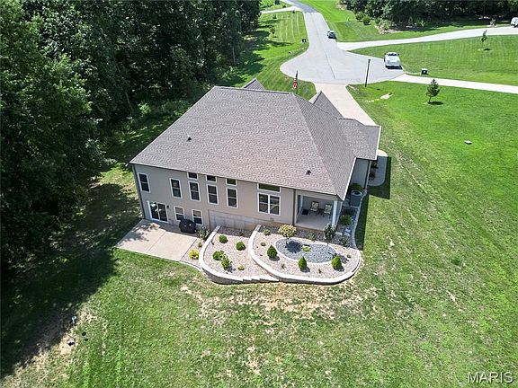 3rd image of 230 Sycamore Valley Dr