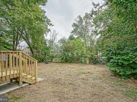 4th image of 8168 Day Ave
