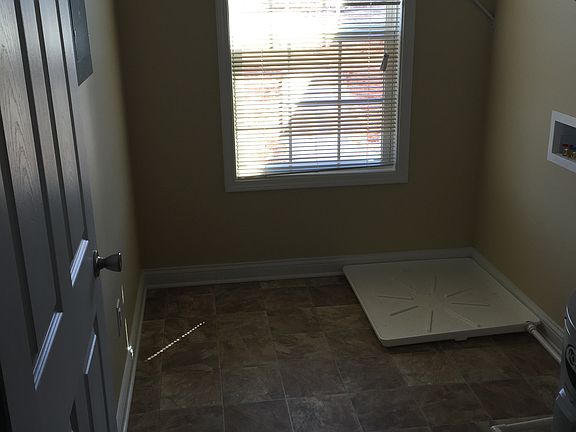 5th image of 109 Winery Ct APT 4
