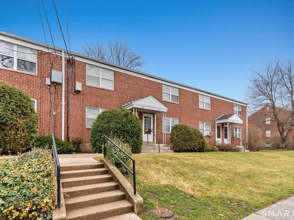 52 Arnold Way Unit 52, West Hartford, CT 06119