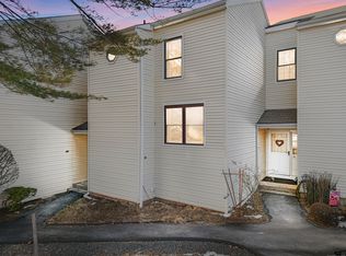 30 Horizon Hill Rd #30, Newington, CT 06111