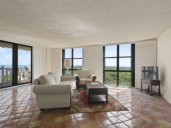 5th image of 1121 Crandon Blvd APT D1108