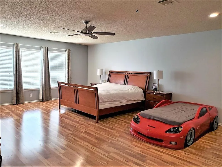 2960 S Donnell Dr — Photo 8