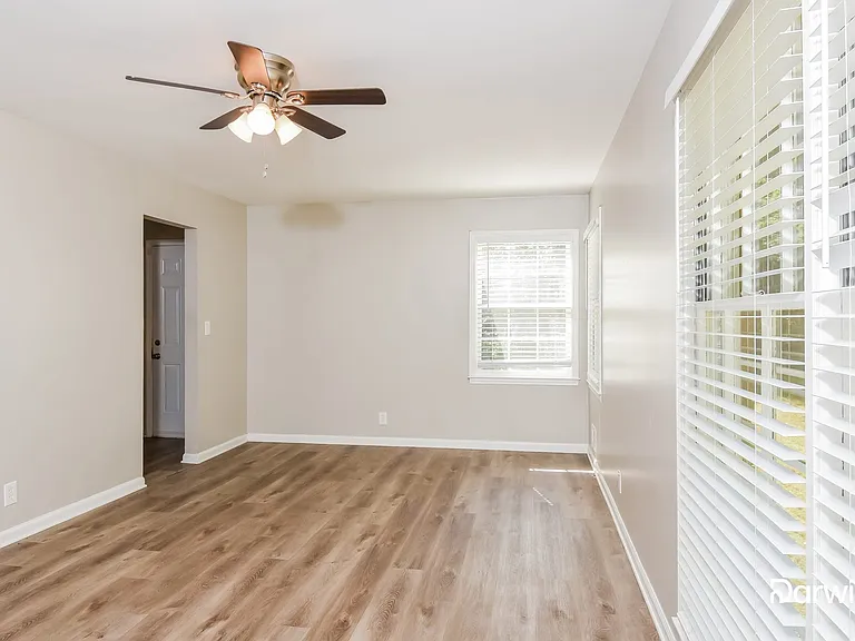 3201 Glendale Dr — Photo 6