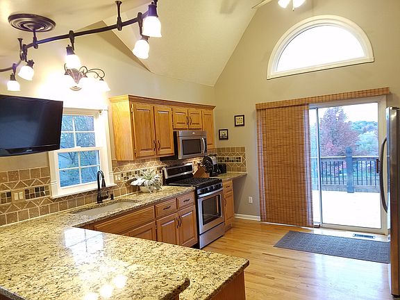 2nd image of 5171 Noble St