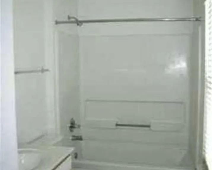 10328 Garbacz Dr — Photo 2