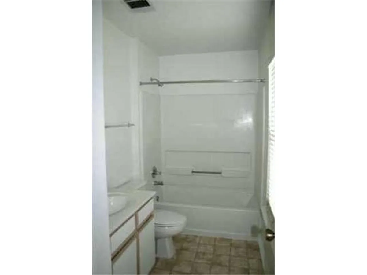 Building Photo - 10328 Garbacz Dr