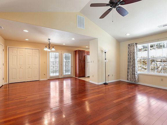 3rd image of 435 Eagle Drive