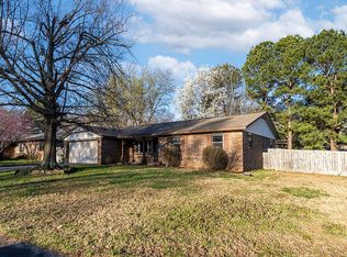 1610 Greenbriar St, Springdale, AR 72762