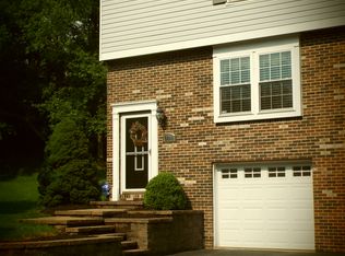 5081 Empire Dr, Bridgeville, PA