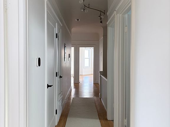 2nd image of 529 Lombard St