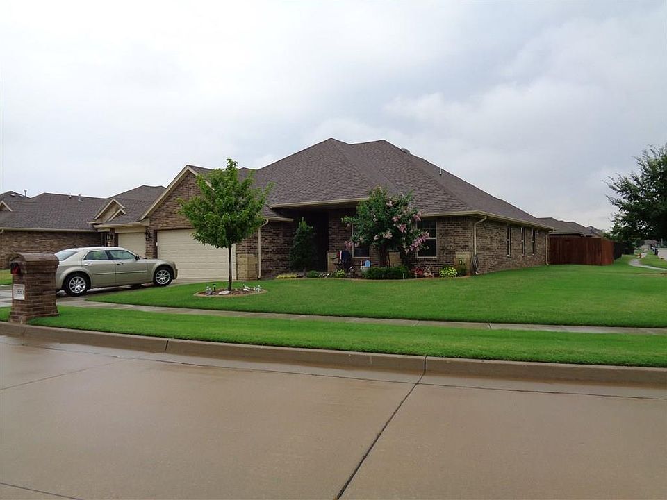 1st image of 8801 NW 71st St
