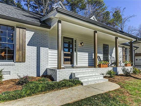 4th image of 2470 Pine Cove Dr