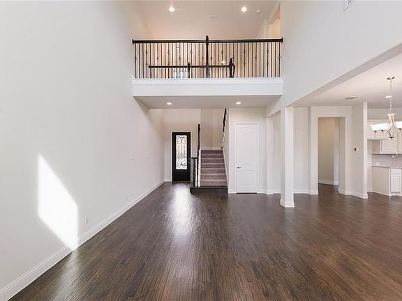 2nd image of 2670 Villa Di Lago Dr Suite 5