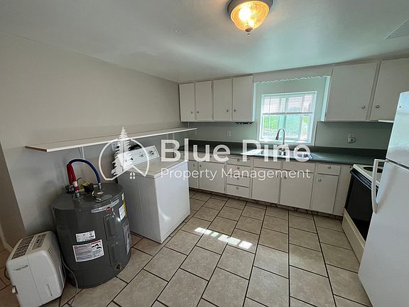 2nd image of 548 E 113 N