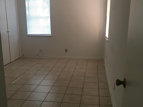 5th image of 8307 Briarwood Ln