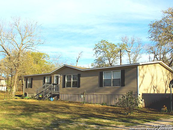 2nd image of 256 Hickory Hill Dr