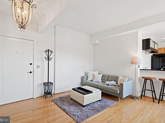 4th image of 2902 Porter St NW APT 43