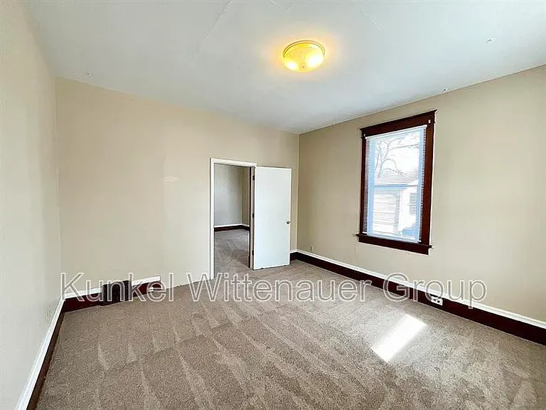 907 N Church St — Photo 4