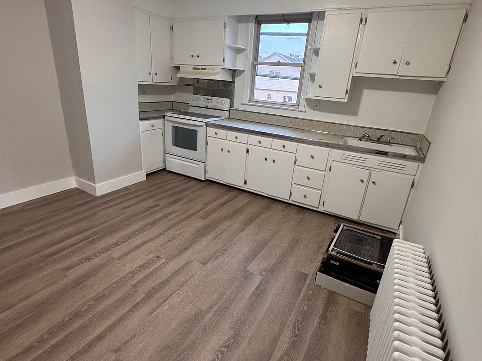 1st image of 69 Oswego St Floor 2
