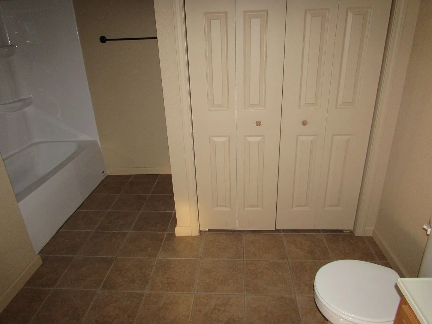 7767-MF4-E4 — Photo 2