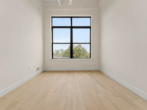 300 Communipaw Avenue image 8 of 50