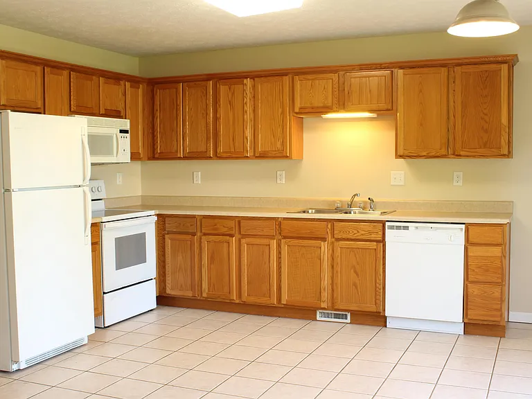 1860 Ellison Dr — Photo 4