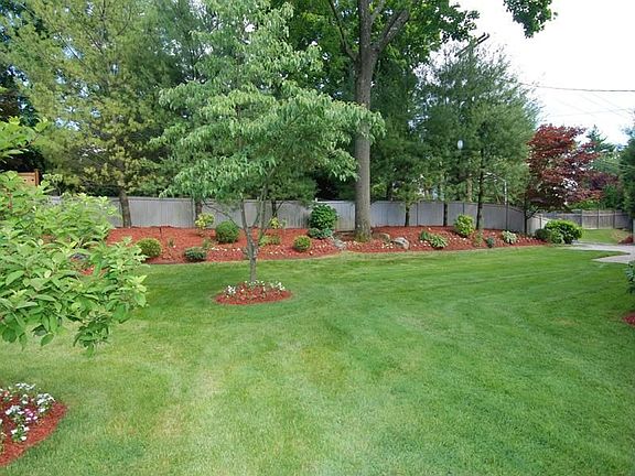 Beautiful move-in condition Colonial Home