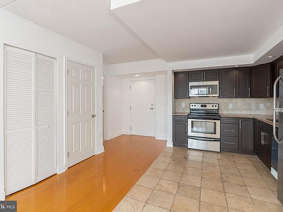 3rd image of 200 Lombard St #734