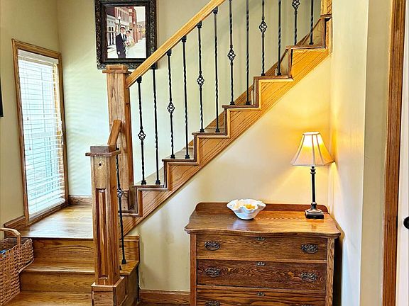 2nd image of 2489 Edgemont Cir