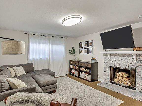 2nd image of 2065 California Ave APT B