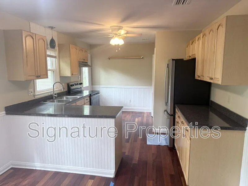 4 bed, 2.0 bath, 1684 sqft, $2,300 — Photo 3