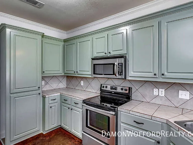 107 Emry Cv — Photo 29