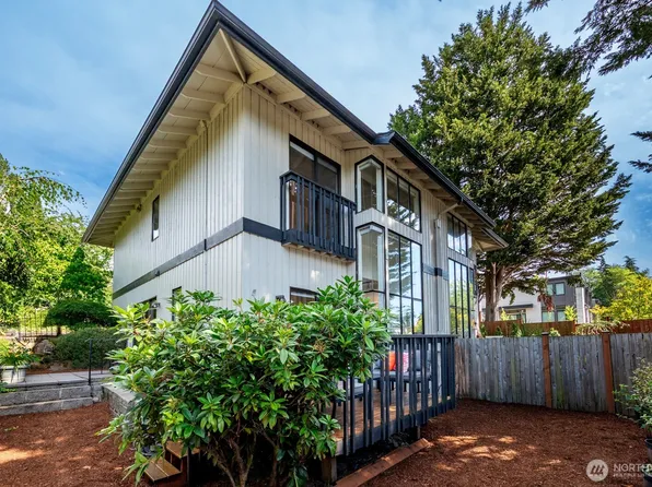 10 18th Ave #10B, Kirkland, WA 98033