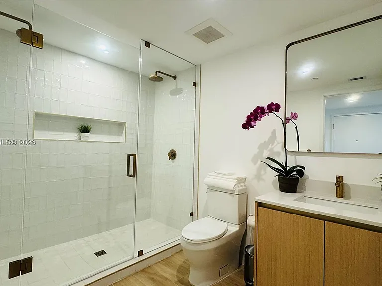 90 NE 32nd St #613 — Photo 11