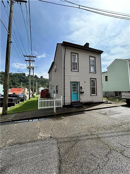 2 bed, 1.5 bath, 1224 sqft, $950 — Photo 2