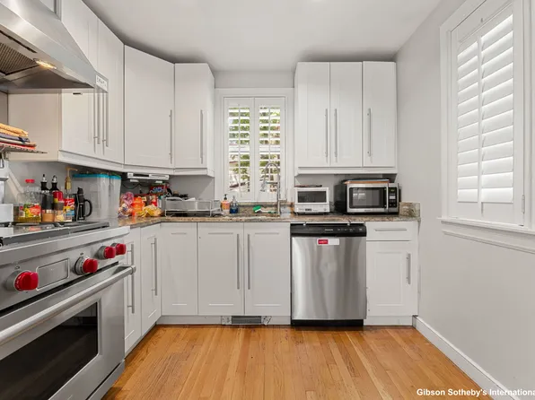 304 W 3rd St, Boston, MA 02127