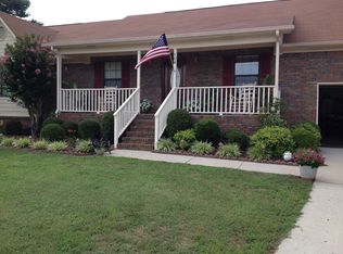 104 Sassafras Dr, Hazel Green, AL 35750