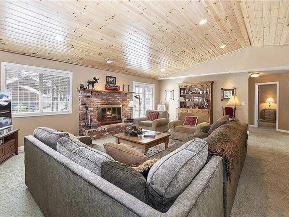 4th image of 42436 Holiday Ln