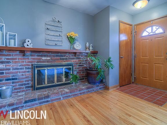 3rd image of 616 N 67th St